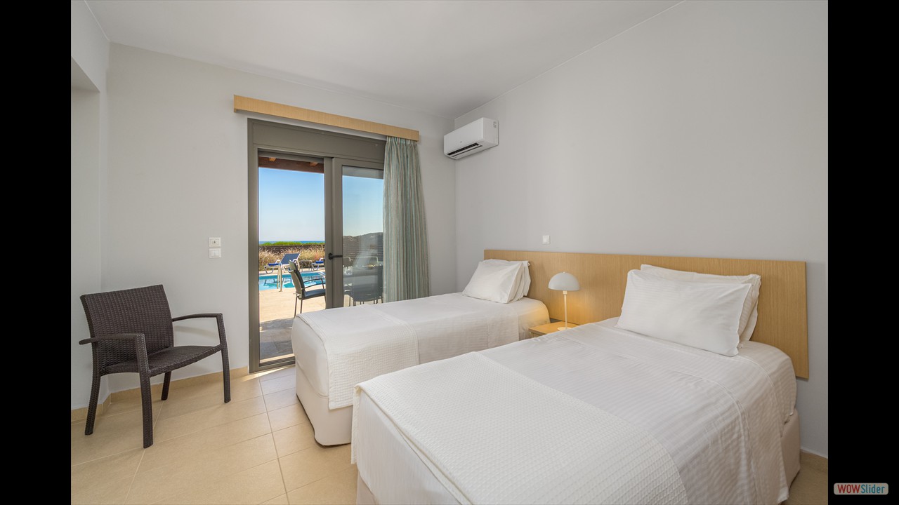 Gonos Villa C, D twin room